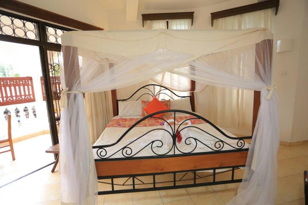 Pontoon Nyali Hotell Mombasa Eksteriør bilde